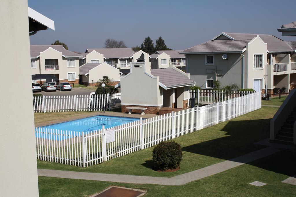African Eagle Apartments Witfield Εξωτερικό φωτογραφία