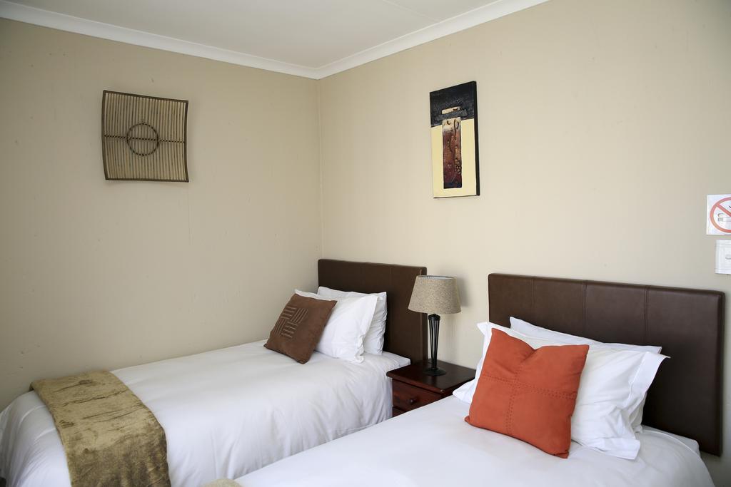 African Eagle Apartments Witfield Εξωτερικό φωτογραφία