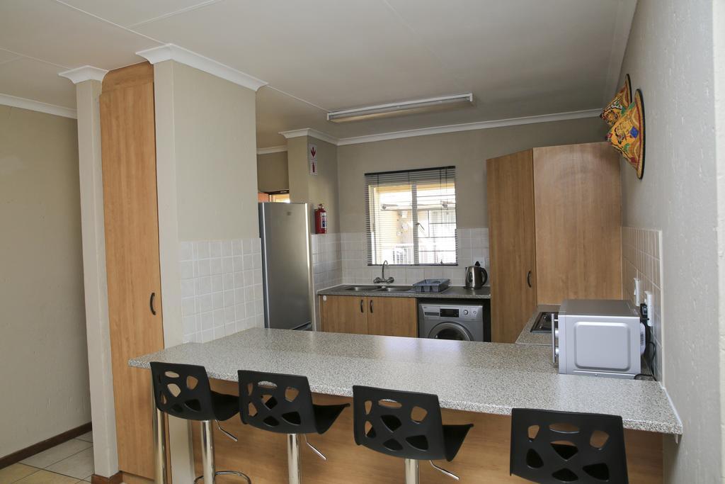 African Eagle Apartments Witfield Εξωτερικό φωτογραφία